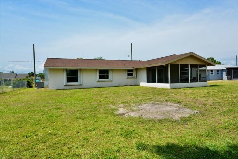 House in Port Charlotte, Florida 3 bedrooms, 141.58 sq.m. № 1087763 - photo 6