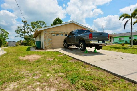 Casa en venta en Port Charlotte, Florida, 3 dormitorios, 141.58 m2 № 1087763 - foto 3