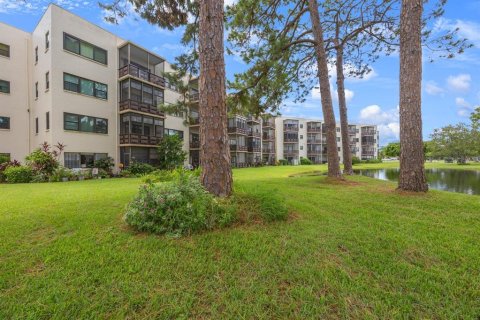 Copropriété à vendre à Saint Petersburg, Floride: 2 chambres, 105.44 m2 № 1372144 - photo 1