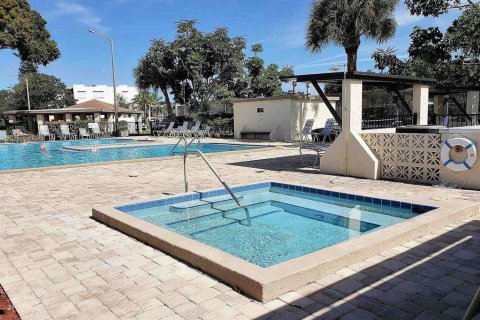 Condominio en venta en Saint Petersburg, Florida, 2 dormitorios, 105.44 m2 № 1372144 - foto 23