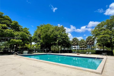 Condominio en alquiler en Hollywood, Florida, 2 dormitorios, 106.84 m2 № 1348906 - foto 4