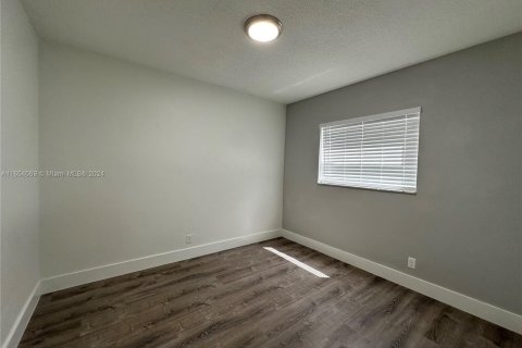 Apartamento en alquiler en Oakland Park, Florida, 2 dormitorios № 1348853 - foto 16