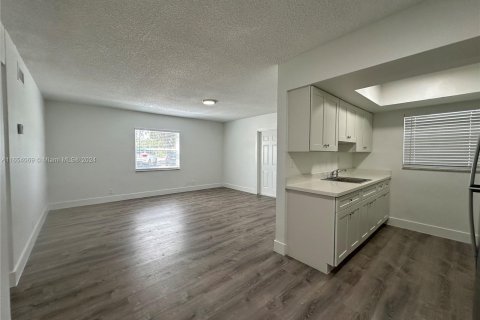 Apartamento en alquiler en Oakland Park, Florida, 2 dormitorios № 1348853 - foto 3