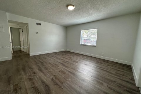 Apartamento en alquiler en Oakland Park, Florida, 2 dormitorios № 1348853 - foto 7