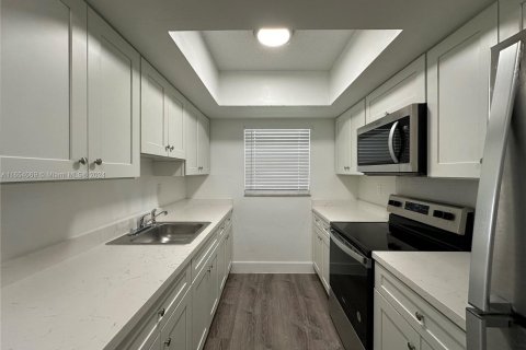 Apartamento en alquiler en Oakland Park, Florida, 2 dormitorios № 1348853 - foto 4