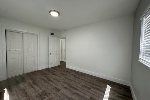 Apartamento en alquiler en Oakland Park, Florida, 2 dormitorios № 1348853 - foto 15