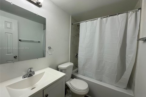 Apartamento en alquiler en Oakland Park, Florida, 2 dormitorios № 1348853 - foto 10