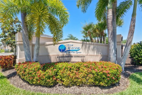 Condo in Fort Myers, Florida, 2 bedrooms  № 1126505 - photo 1