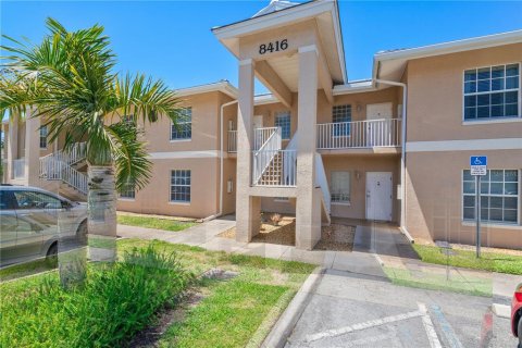 Condo in Fort Myers, Florida, 2 bedrooms  № 1126505 - photo 3