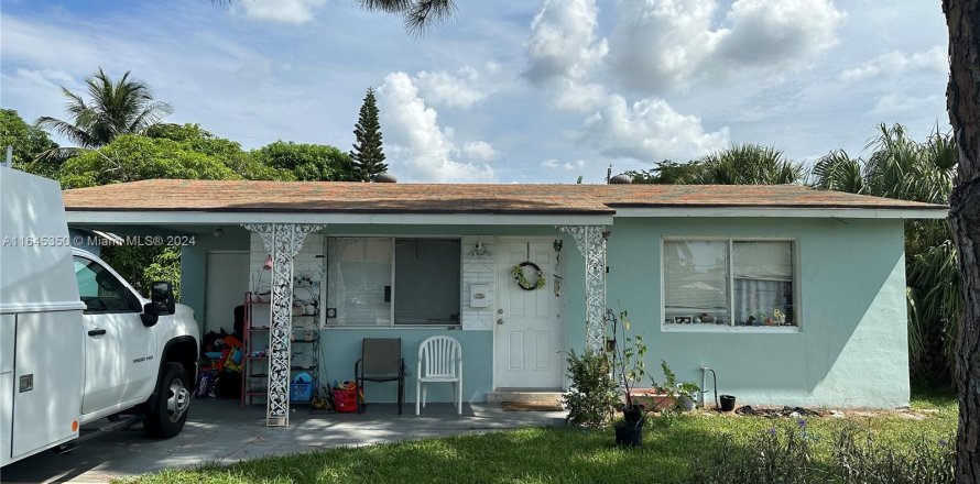 House in Boynton Beach, Florida 3 bedrooms, 124.67 sq.m. № 1328318