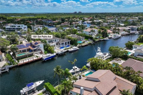 Villa ou maison à vendre à Coral Gables, Floride: 5 chambres, 351.91 m2 № 1328364 - photo 5