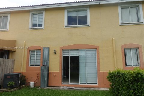 Townhouse in Homestead, Florida 3 bedrooms, 120.96 sq.m. № 1345833 - photo 19