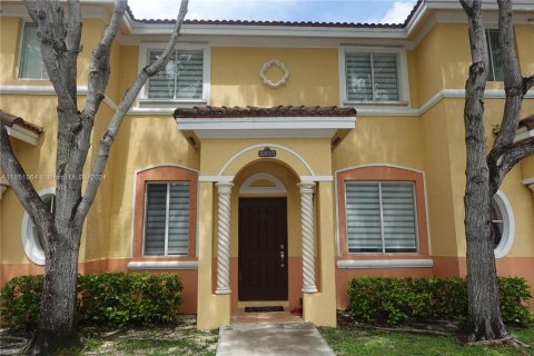 Townhouse in Homestead, Florida 3 bedrooms, 120.96 sq.m. № 1345833 - photo 1