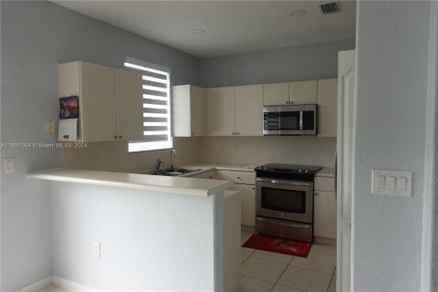 Townhouse in Homestead, Florida 3 bedrooms, 120.96 sq.m. № 1345833 - photo 7