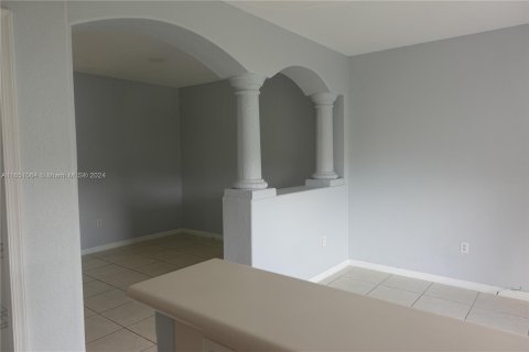 Townhouse in Homestead, Florida 3 bedrooms, 120.96 sq.m. № 1345833 - photo 14