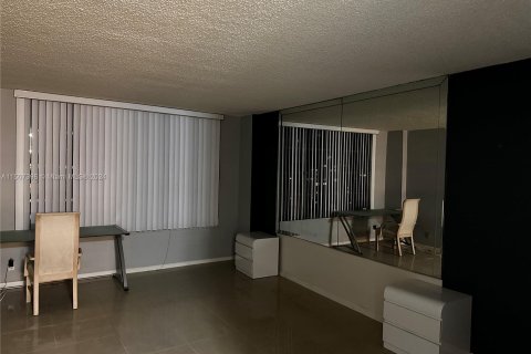 Condominio en venta en Hollywood, Florida, 2 dormitorios, 117.99 m2 № 925167 - foto 11