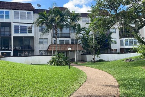 Condominio en venta en Plantation, Florida, 1 dormitorio, 89.19 m2 № 741459 - foto 1