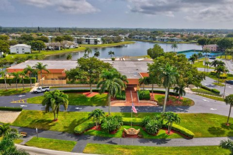 Copropriété à vendre à Delray Beach, Floride: 2 chambres, 92.9 m2 № 990423 - photo 1