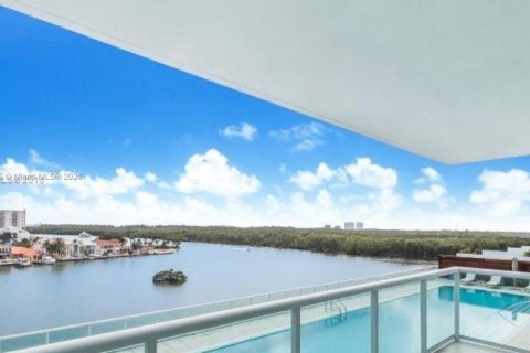 Copropriété à vendre à Sunny Isles Beach, Floride: 3 chambres, 156.73 m2 № 1282368 - photo 2