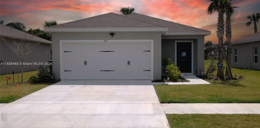 House in St. Lucie, Florida 3 bedrooms, 122.07 sq.m. № 1282413