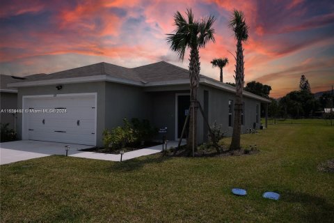 Villa ou maison à vendre à St. Lucie, Floride: 3 chambres, 122.07 m2 № 1282413 - photo 2