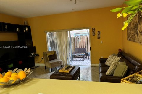 Townhouse in Doral, Florida 3 bedrooms, 147.62 sq.m. № 1181312 - photo 27