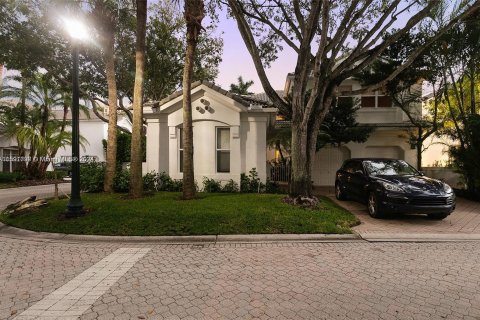 Villa ou maison à vendre à Aventura, Floride: 5 chambres, 313.17 m2 № 1181412 - photo 7