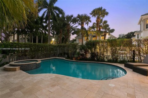 Villa ou maison à vendre à Aventura, Floride: 5 chambres, 313.17 m2 № 1181412 - photo 9