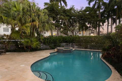 Villa ou maison à vendre à Aventura, Floride: 5 chambres, 313.17 m2 № 1181412 - photo 10