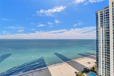 Condo in Sunny Isles Beach, Florida, 3 bedrooms  № 1209009 - photo 18