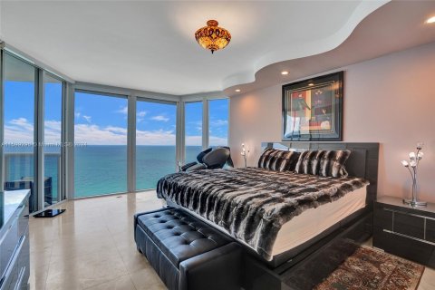 Condo in Sunny Isles Beach, Florida, 3 bedrooms  № 1209009 - photo 2