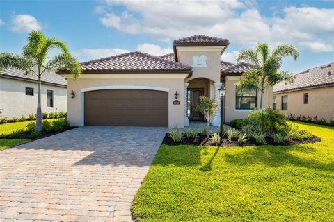 Villa ou maison à louer à Lakewood Ranch, Floride: 4 chambres, 208.75 m2 № 216550 - photo 1