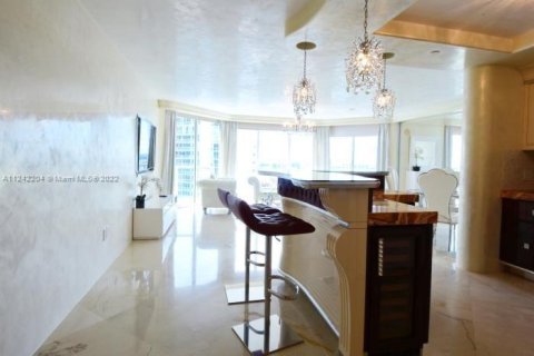 Condominio en alquiler en Sunny Isles Beach, Florida, 2 dormitorios, 132.2 m2 № 29200 - foto 3