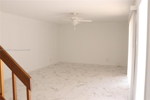 Condo in Stuart, Florida, 2 bedrooms  № 880841 - photo 12