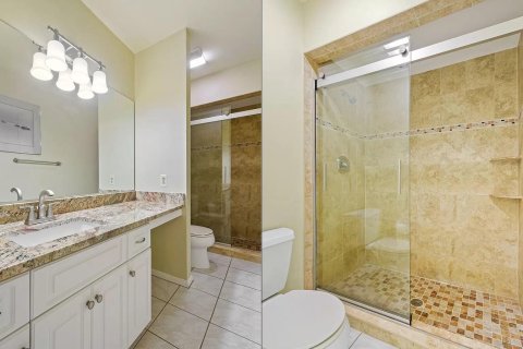 Condo in Stuart, Florida, 2 bedrooms  № 880841 - photo 5