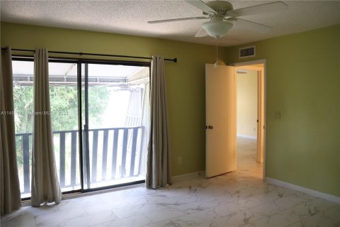 Condo in Stuart, Florida, 2 bedrooms  № 880841 - photo 3