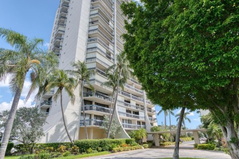 Condominio en venta en West Palm Beach, Florida, 3 dormitorios, 130.43 m2 № 880751 - foto 2