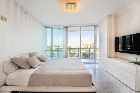 Condo in Sunny Isles Beach, Florida, 3 bedrooms  № 1120181 - photo 2