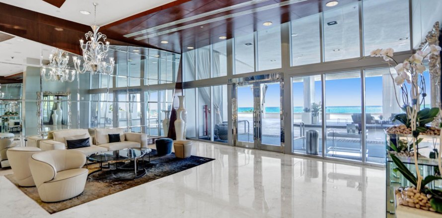 Condo à Sunny Isles Beach, Floride, 3 chambres  № 1120181