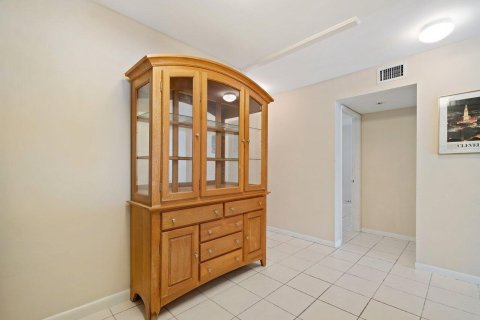 Touwnhouse à vendre à Boca Raton, Floride: 2 chambres, 113.99 m2 № 925275 - photo 17