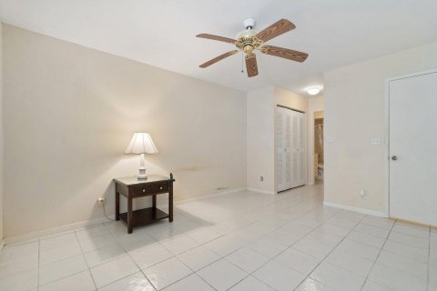 Touwnhouse à vendre à Boca Raton, Floride: 2 chambres, 113.99 m2 № 925275 - photo 13