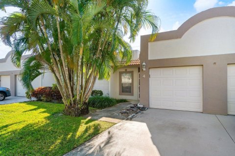 Townhouse in Boca Raton, Florida 2 bedrooms, 113.99 sq.m. № 925275 - photo 26