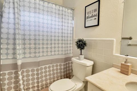 Immobilier commercial à louer à Deerfield Beach, Floride: 1 chambre, 65.03 m2 № 862705 - photo 2