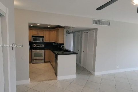 Condominio en venta en North Bay Village, Florida, 2 dormitorios, 109.44 m2 № 967354 - foto 6