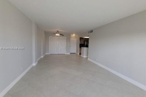 Condominio en venta en North Bay Village, Florida, 2 dormitorios, 109.44 m2 № 967354 - foto 12