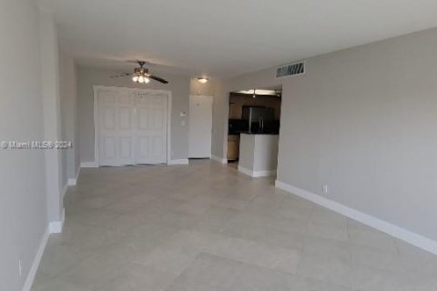 Condominio en venta en North Bay Village, Florida, 2 dormitorios, 109.44 m2 № 967354 - foto 13