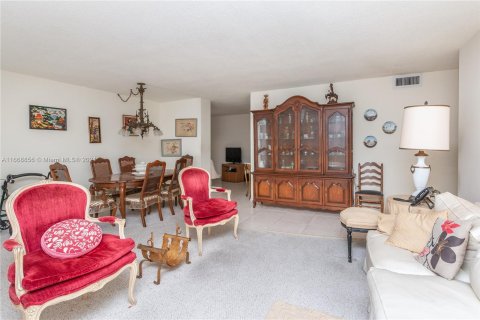 Copropriété à vendre à Aventura, Floride: 2 chambres, 106.19 m2 № 1385804 - photo 6