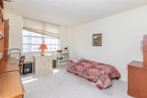 Condo in Aventura, Florida, 2 bedrooms  № 1385804 - photo 7