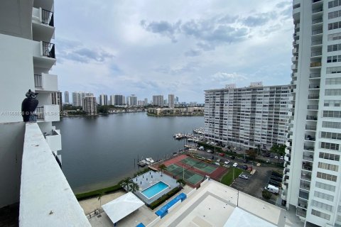 Condominio en venta en Aventura, Florida, 2 dormitorios, 106.19 m2 № 1385804 - foto 1