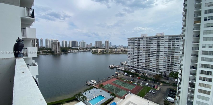 Condominio en Aventura, Florida, 2 dormitorios  № 1385804